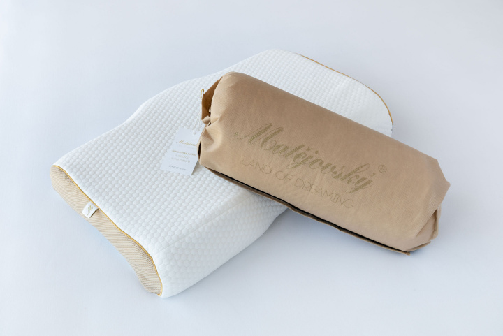 Ortopedický polštář s oporou krční páteře