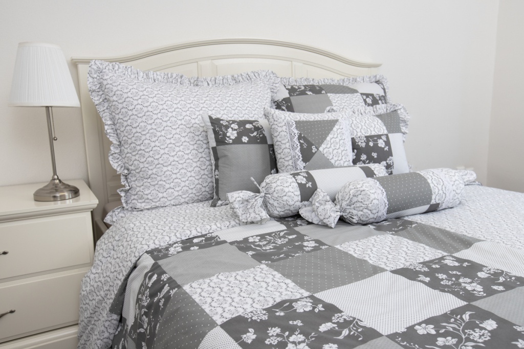 020 Patchwork grey/ornamenty Krep standard Povlak 40/40